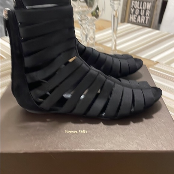 Gucci Gladiator Sandal - Picture 5 of 5